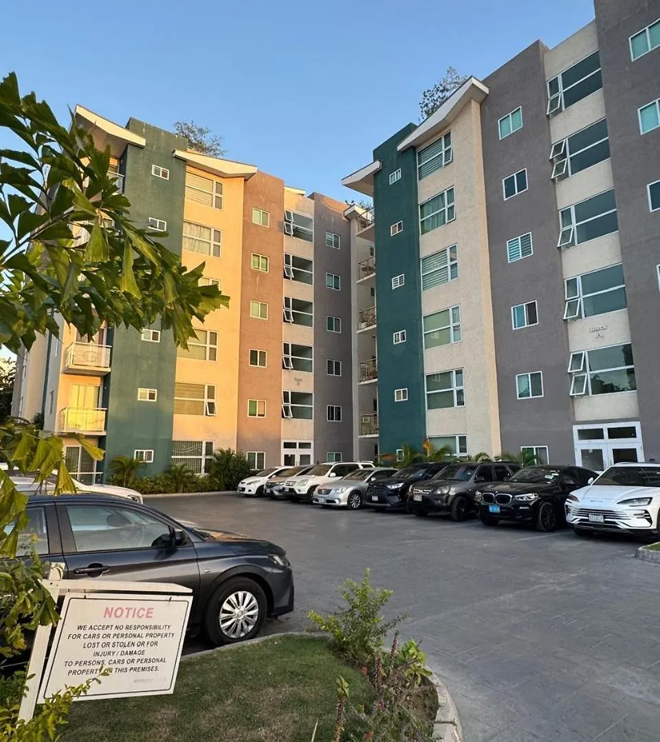 Harloes Suites - Kingston - Free Parking And Pool Jamaica